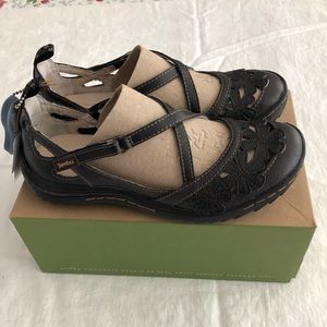 Jambu Blossom Encore